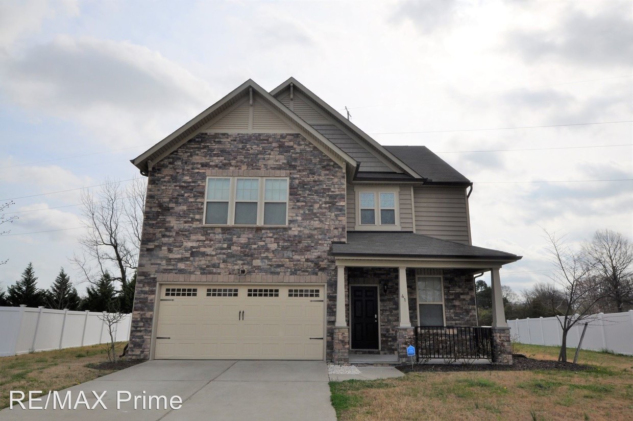 Primary Photo - 4 br, 3.5 bath House - 41 KILVERSTONE WAY
