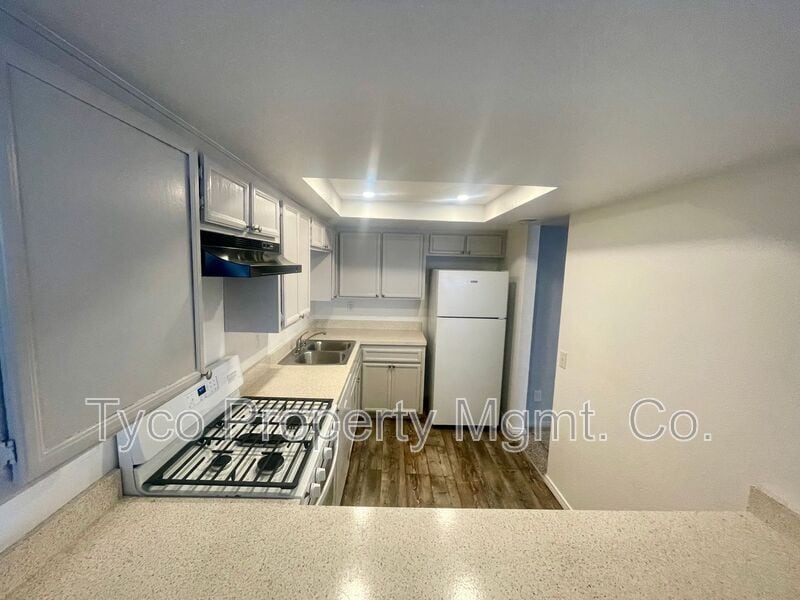 Primary Photo - 588 8th St