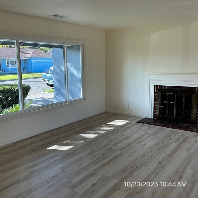 Foto del edificio - Refreshed 3 Bedroom