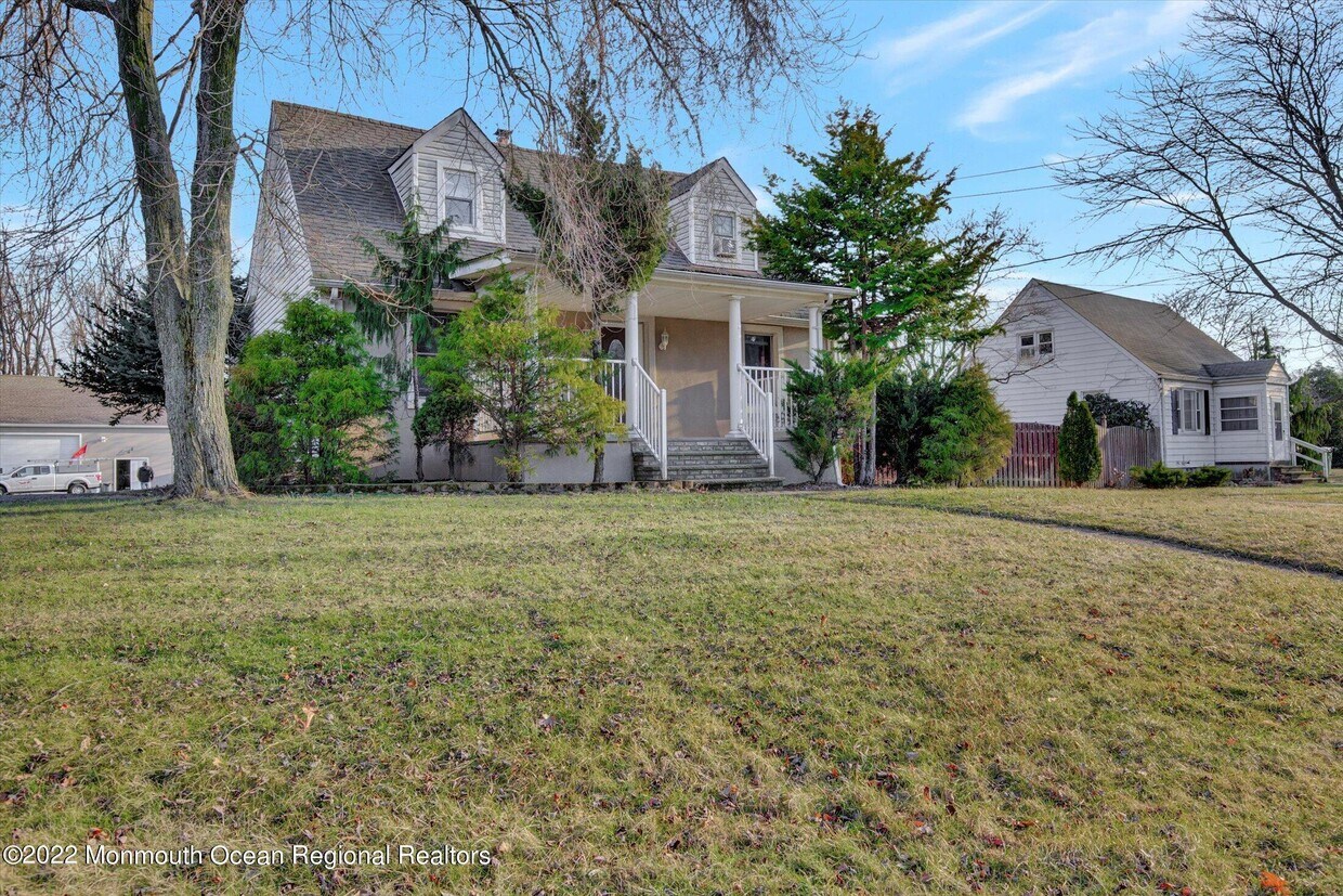 3300 Bordentown Ave, Sayreville, NJ 08857 House for Rent in