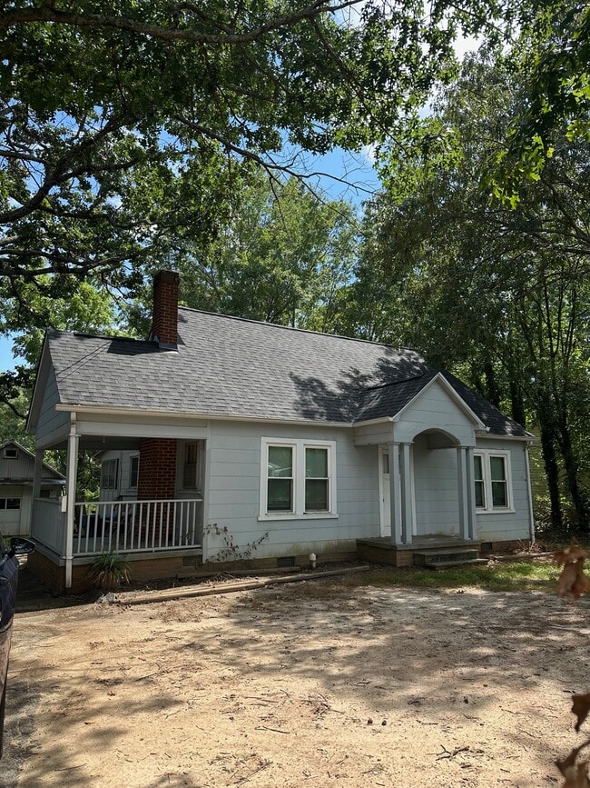 Building Photo - 1909 2nd Ave SW