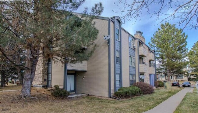 Foto del edificio - 16103 E Alaska Pl