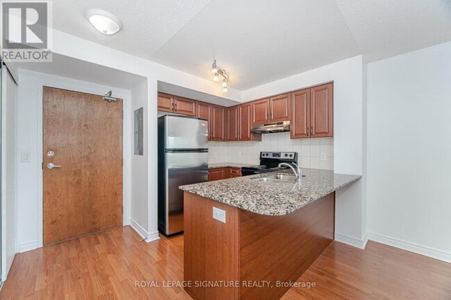 Building Photo - 60 Fairfax Crescent