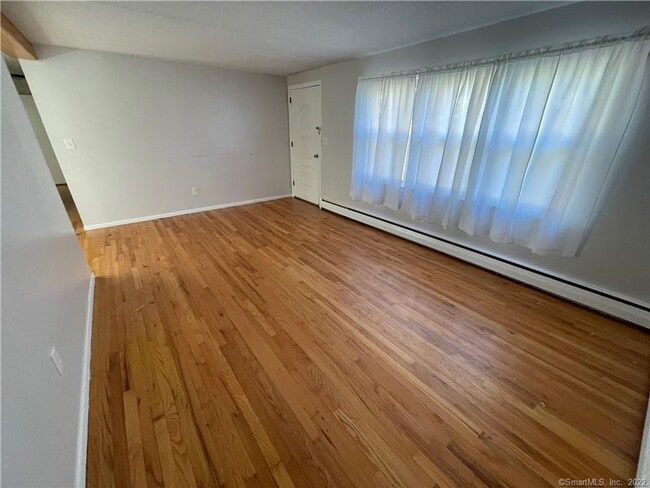 Photo - Quaint Single Family in Mystic! House