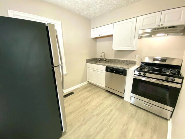 Foto del edificio - 2832 Sterrett Ave