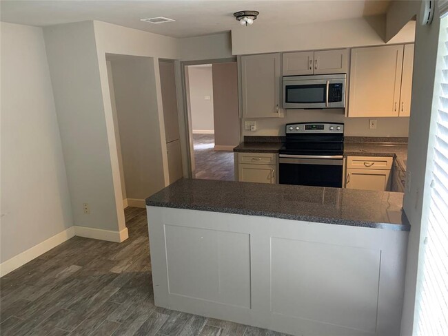 Building Photo - 12027 Champion Forest Dr