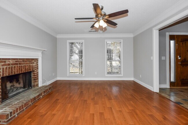 Building Photo - 5020 Amber Way NW