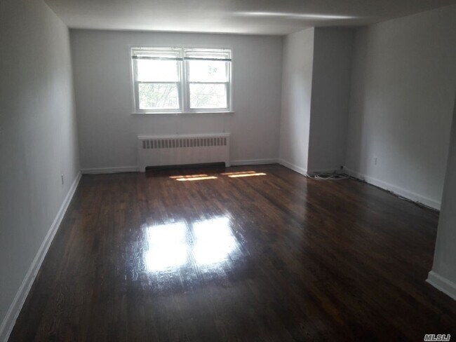 Building Photo - 122 Chestnut St