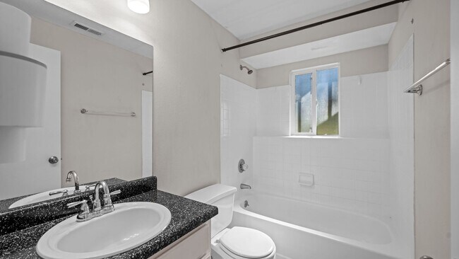Foto del edificio - 580 Upton Dr