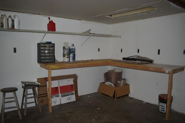 Building Photo - 953 Fries Ave