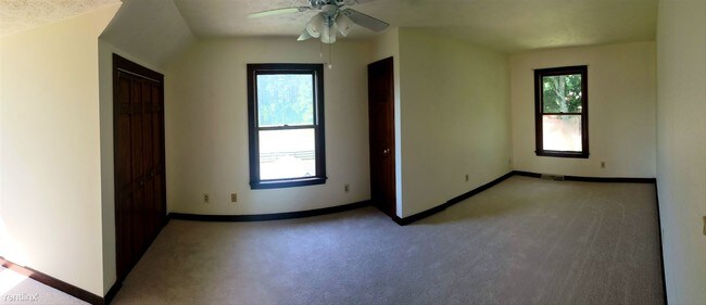 Building Photo - 13575 Greenwood Church Rd