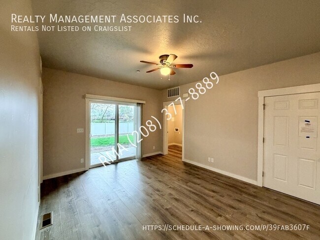 Building Photo - 964 Pirate Cove Wy