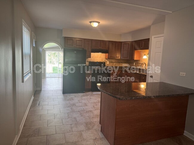 Foto del edificio - 17729 Community St