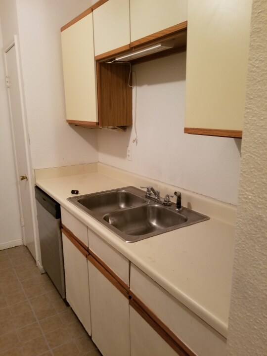Building Photo - 9800 Pagewood Ln