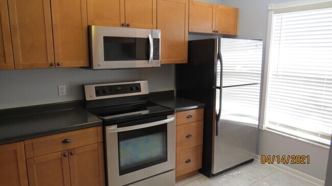 Building Photo - 246 Palmetto Ct