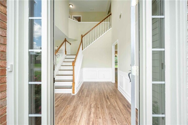 Building Photo - 8405 Friarbridge Dr