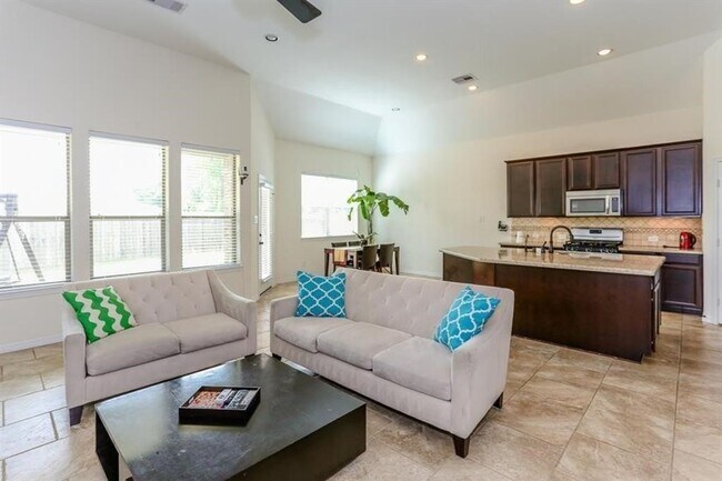 Foto del edificio - 6014 Cambry Landing Ln