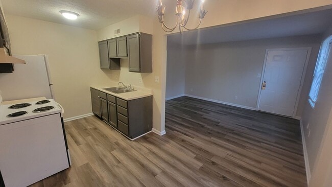 Building Photo - 6300 Jeffrey Dr