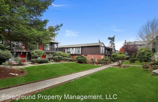 Building Photo - 2 br, 1.5 bath House - 3425 S 176th St  Un...