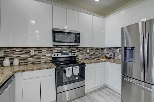 Foto del edificio - 10956 NW 73rd St