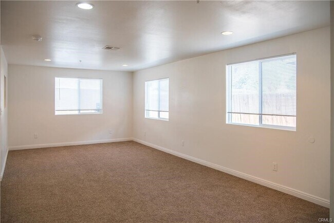 Foto del edificio - 331 E 104th St