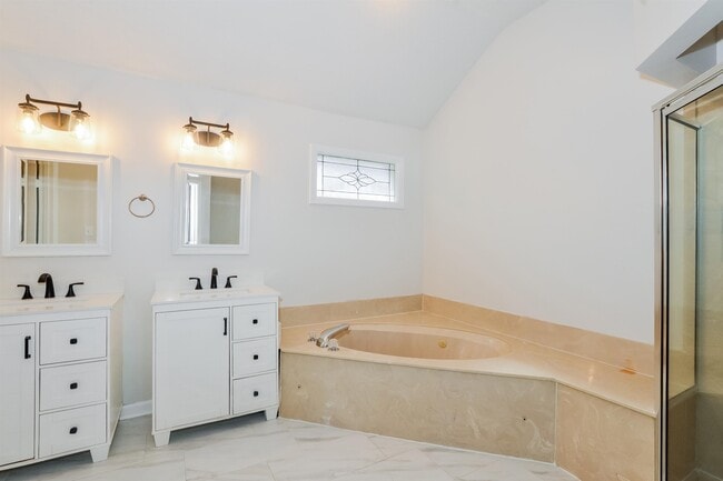 Building Photo - 7473 Beauregard Cove