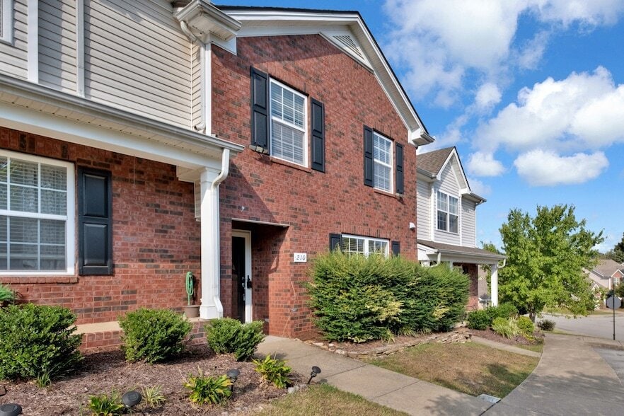 Primary Photo - 210 Buck Run Dr