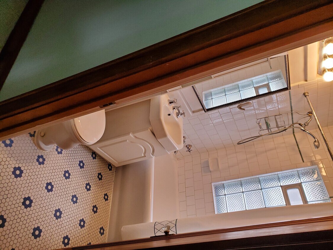 tile bath - 1538 S 55th St
