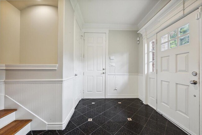 Building Photo - 2943 Brompton Square Dr