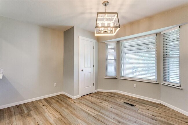 Foto del edificio - 1022 Garden Grove