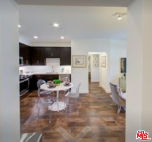 Foto del edificio - 177 N Hudson Ave