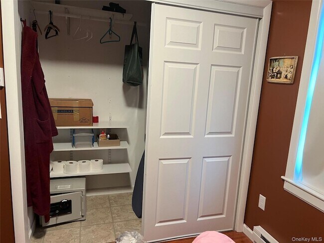 Foto del edificio - 7 W Bank St