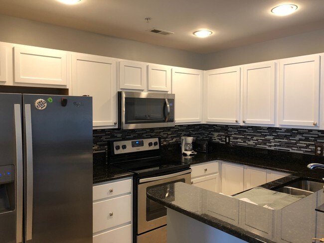 kitchen - 718 W Trade St
