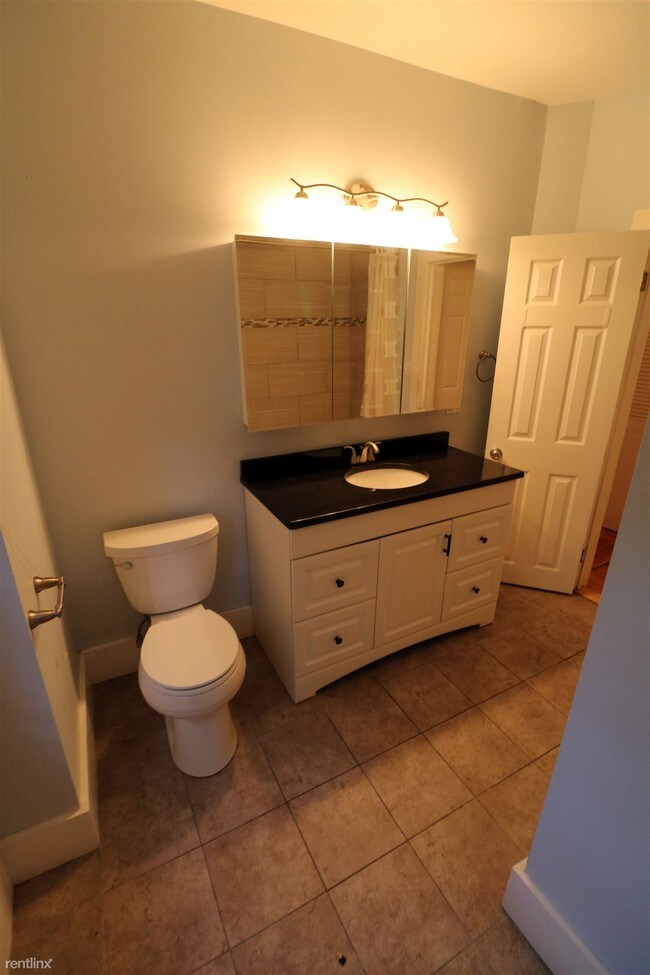 Foto del edificio - 3 br, 2 bath  - 28 Centennial Pl # 2B