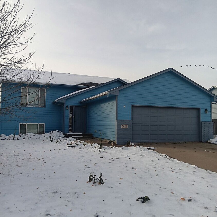 Foto principal - 5624 S Mandy Ave