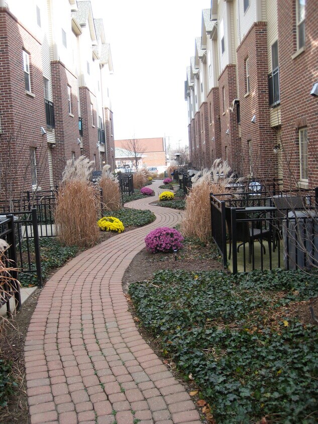 129 S 2nd St Unit 129, Brighton, MI 48116 Condo for Rent in Brighton