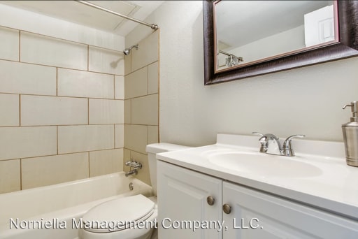 Building Photo - 4618 Reiger Ave