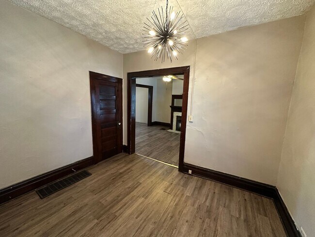 Foto del edificio - 48 W Norwich Ave