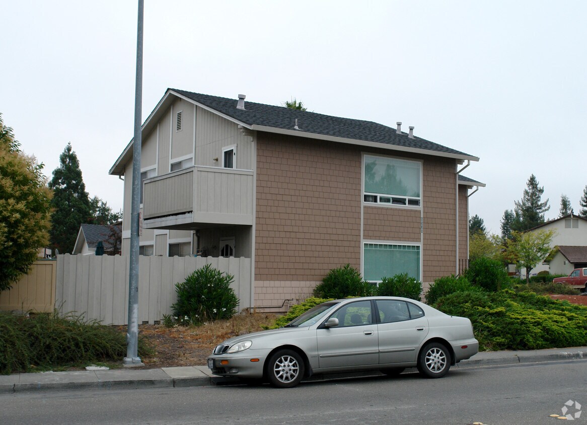 Foto del edificio - 6530 County Club Dr