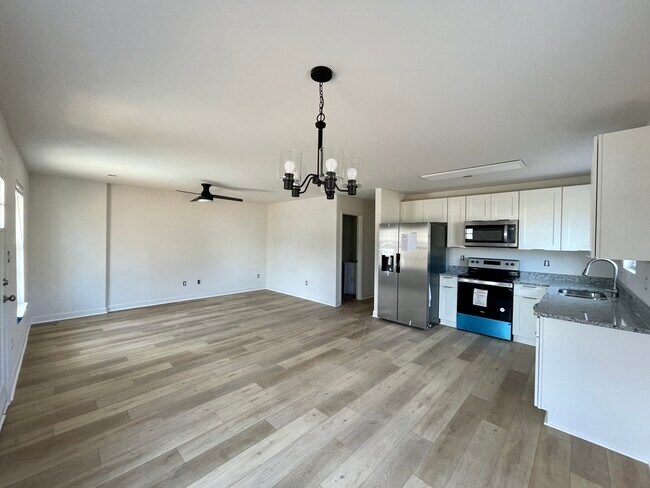 Foto del edificio - 7221 Howard Bennett Way