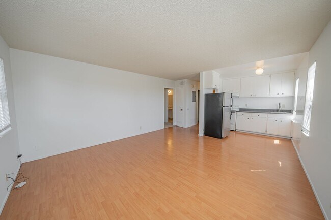 Building Photo - 1467 Russell St