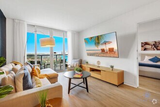Building Photo - 2602 E Hallandale Beach Blvd