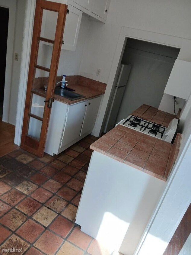 Primary Photo - 1 br, 1 bath House - 915 North Hoff Avenue