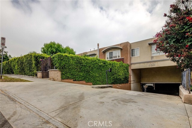 Foto principal - 532 Mariposa Ave
