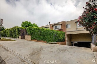 Building Photo - 532 Mariposa Ave