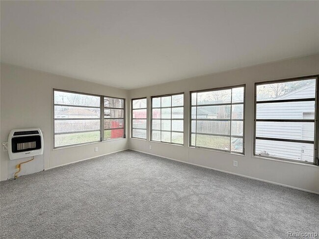Foto del edificio - 9832 Balfour Rd