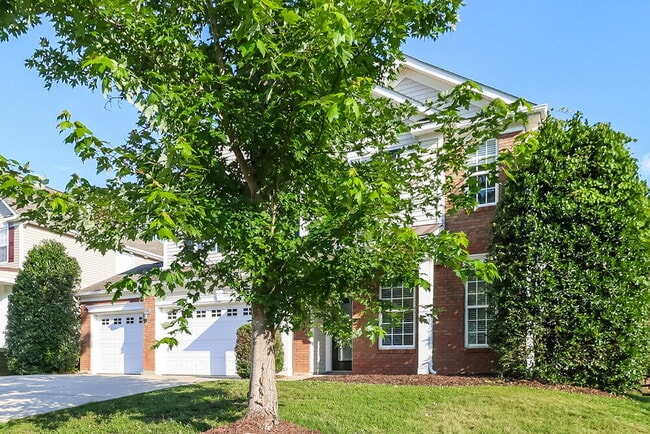 Building Photo - 5721 Verrazano Dr