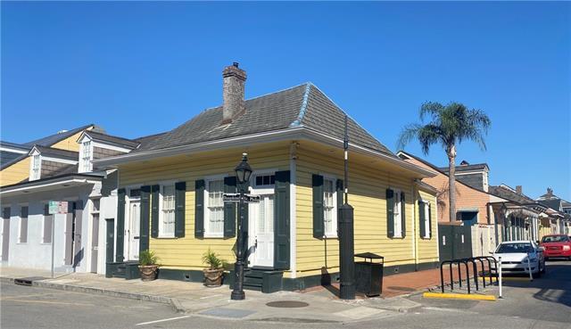 Primary Photo - 941 Dauphine St