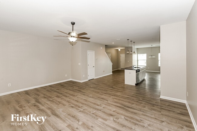 Building Photo - 4194 Broadstairs Dr SW