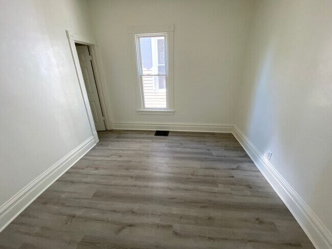 Foto del edificio - 715 W 2nd St